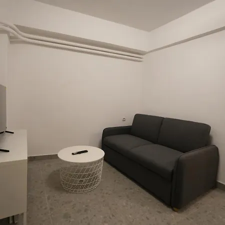 Apartment The Extravagant In Pagkrati, Near Stadium Athens