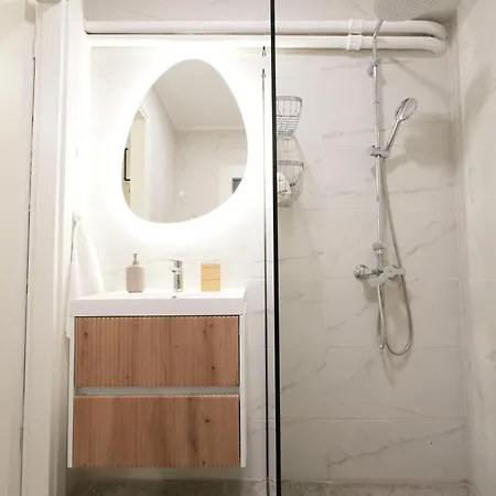 Apartment The Extravagant In Pagkrati, Near Stadium