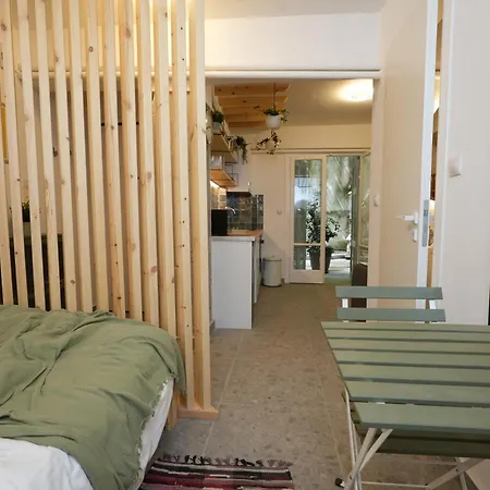 Apartment The Extravagant In Pagkrati, Near Stadium Athens